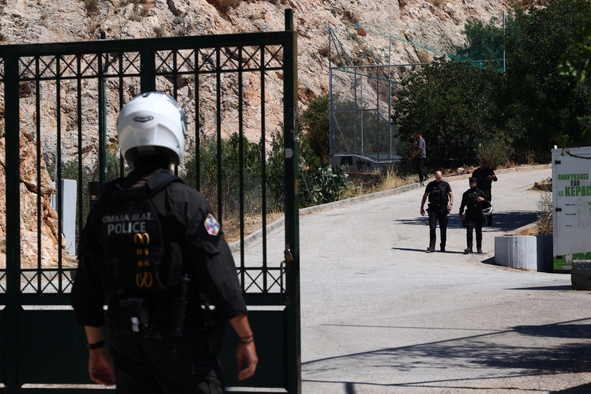 Κυψέλη: Βρέθηκαν ανθρώπινα οστά σε σακούλα