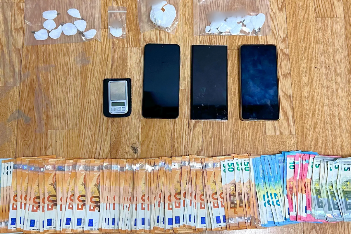 Τρεις συλλήψεις στην Αττική για διακίνηση κοκαΐνης