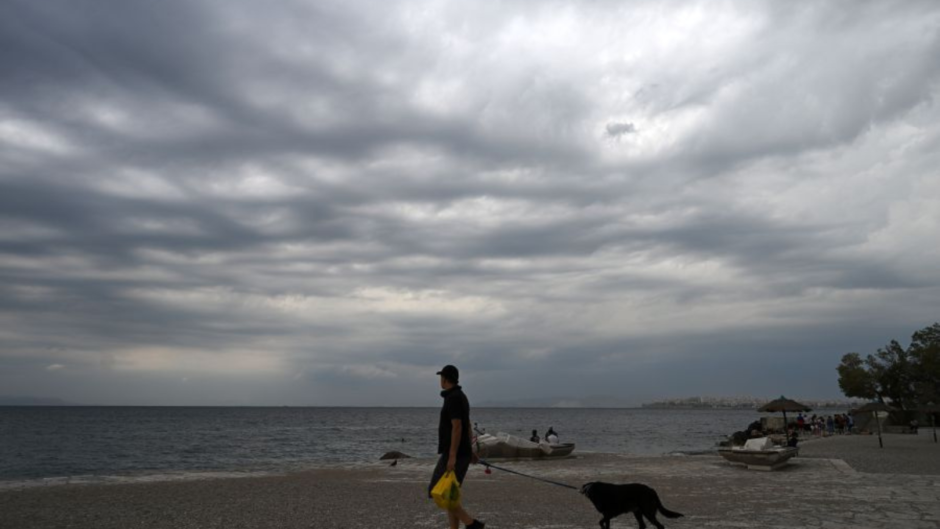 Αλλάζει από τα Δυτικά ο καιρός- Βροχές και καταιγίδες