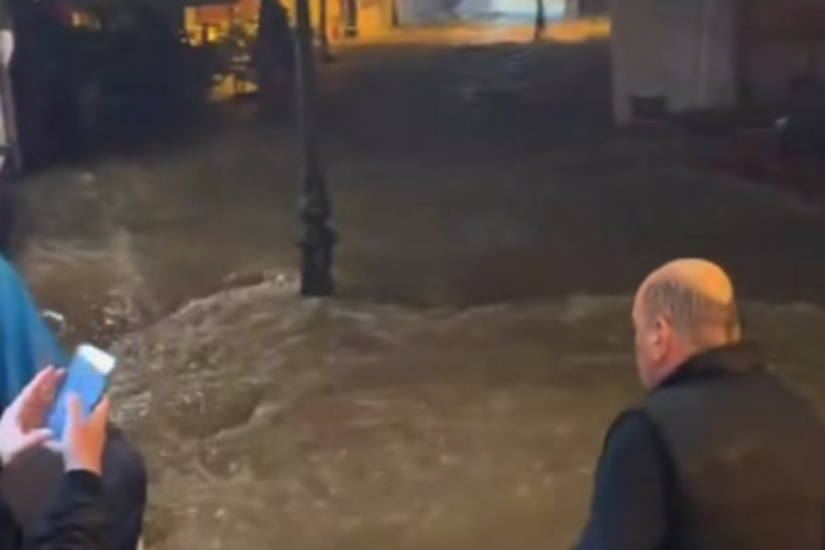 Ποτάμια οι δρόμοι της Σκιάθου. Το μπουρίνι ΄΄εβρεξε΄΄ προβλήματα