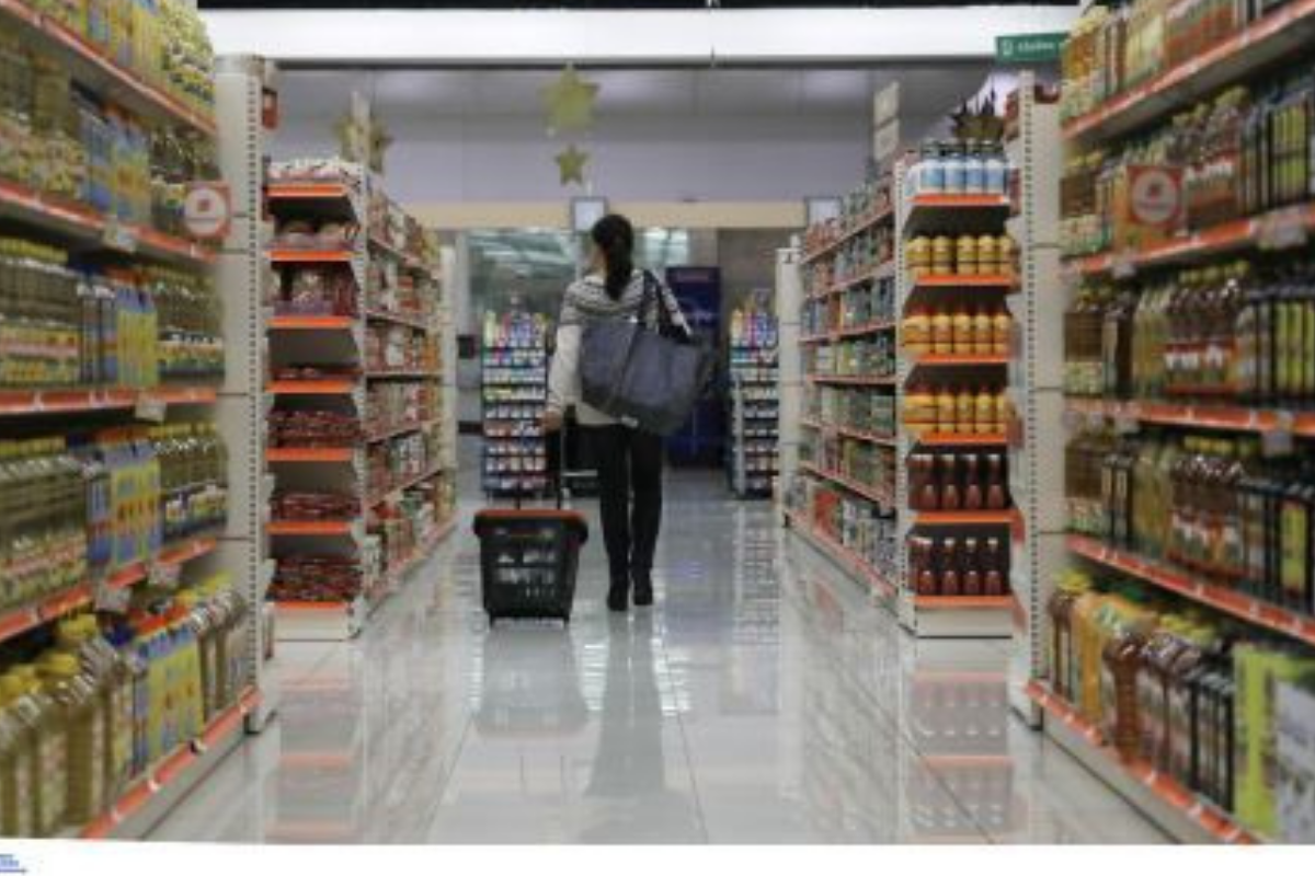 Το καλάθι των 100 ευρώ και οι «τρύπες» των μειώσεων – Πόσα κερδίζει τελικά ο καταναλωτής
