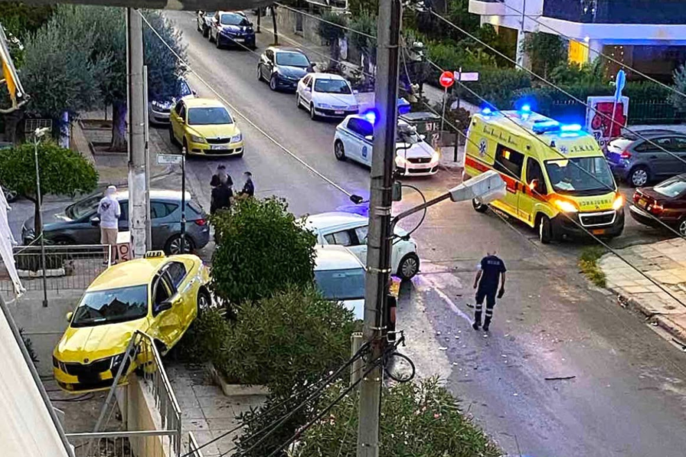Τρελή πορεία με κλεμμένο ΙΧ – Tαξί κατέληξε σε αυλή