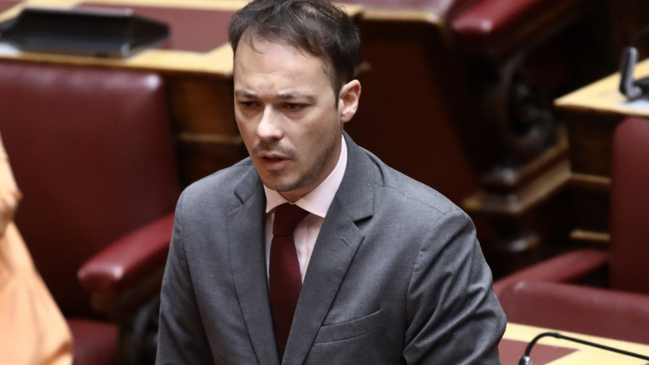 ΣΥΡΙΖΑ: Παραιτήθηκε από βουλευτής ο Μίλτος Ζαμπάρας