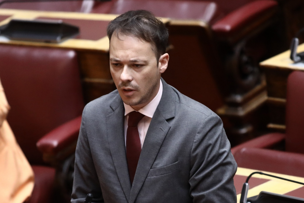 ΣΥΡΙΖΑ: Παραιτήθηκε από βουλευτής ο Μίλτος Ζαμπάρας