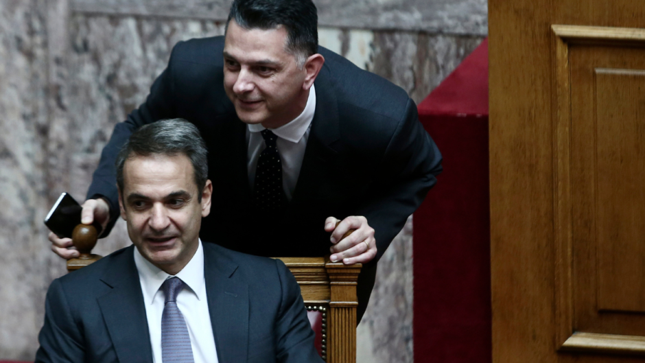 Μιχάλης Μπεκίρης:Aποχωρεί προσωρινά από τα καθήκοντα του διευθυντή του Γραφείου του Πρωθυπουργού στη Βουλή