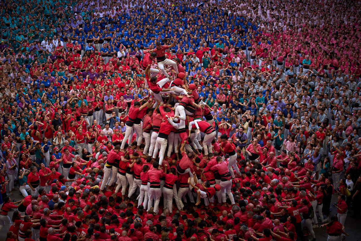 Castellers: Η εντυπωσιακή καταλανική παράδοση των ανθρώπινων πύργων