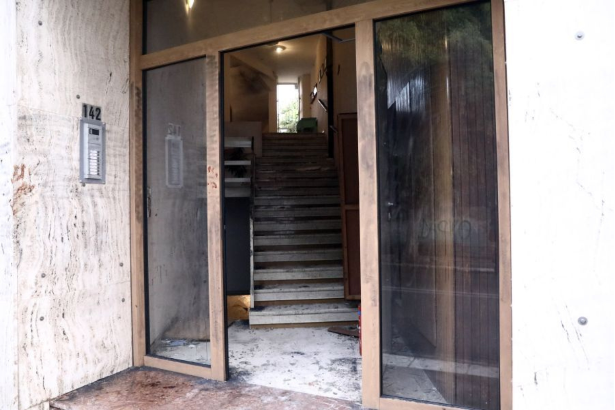 Σακίδιο- βόμβα στον Κολωνό: Τα ναρκωτικά και ο ύποπτος ένοικος