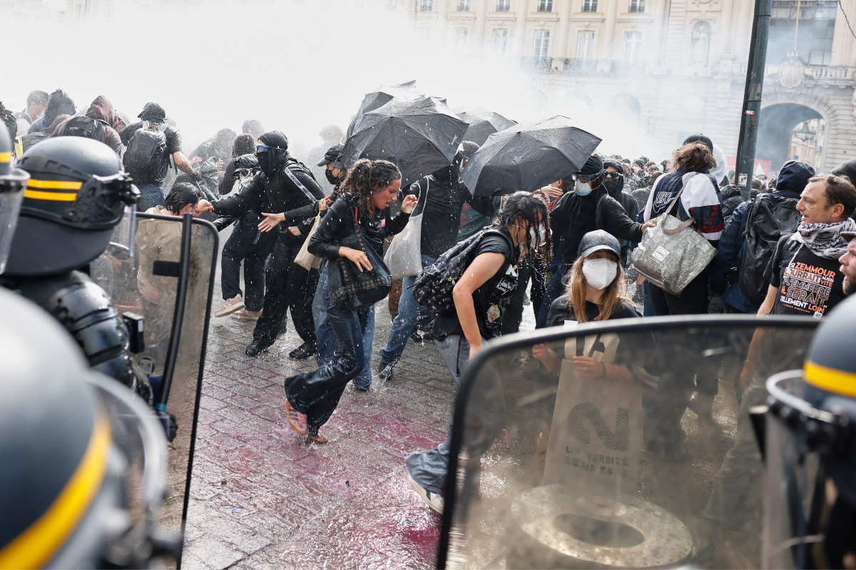 Νέες διαδηλώσεις σε δεκάδες γαλλικές πόλεις