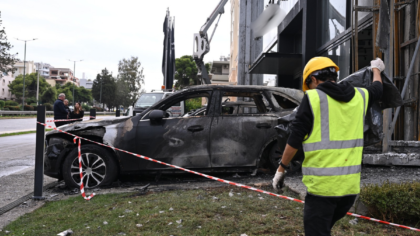 Φωτιά σε αντιπροσωπεία αυτοκινήτων: Βρέθηκαν γκαζάκια