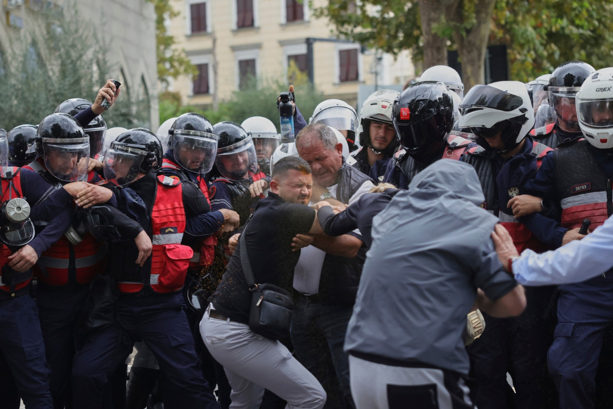Αλβανία: Επεισόδια στη βουλή μεταξύ βουλευτών της κυβέρνησης και της αντιπολίτευσης