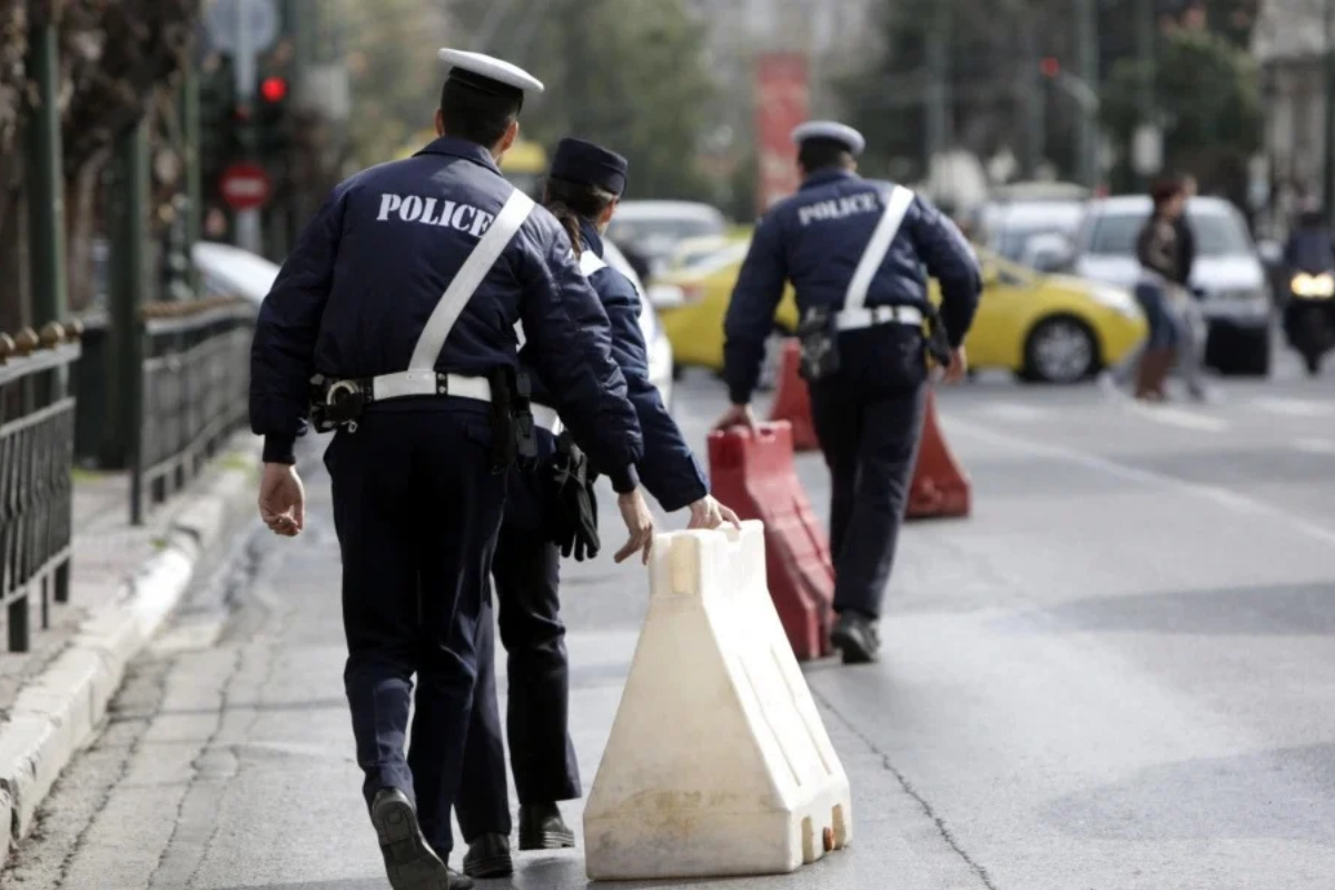 Λεωφόρος Αθηνών: Φορτηγό πέρασε στο αντίθετο ρεύμα