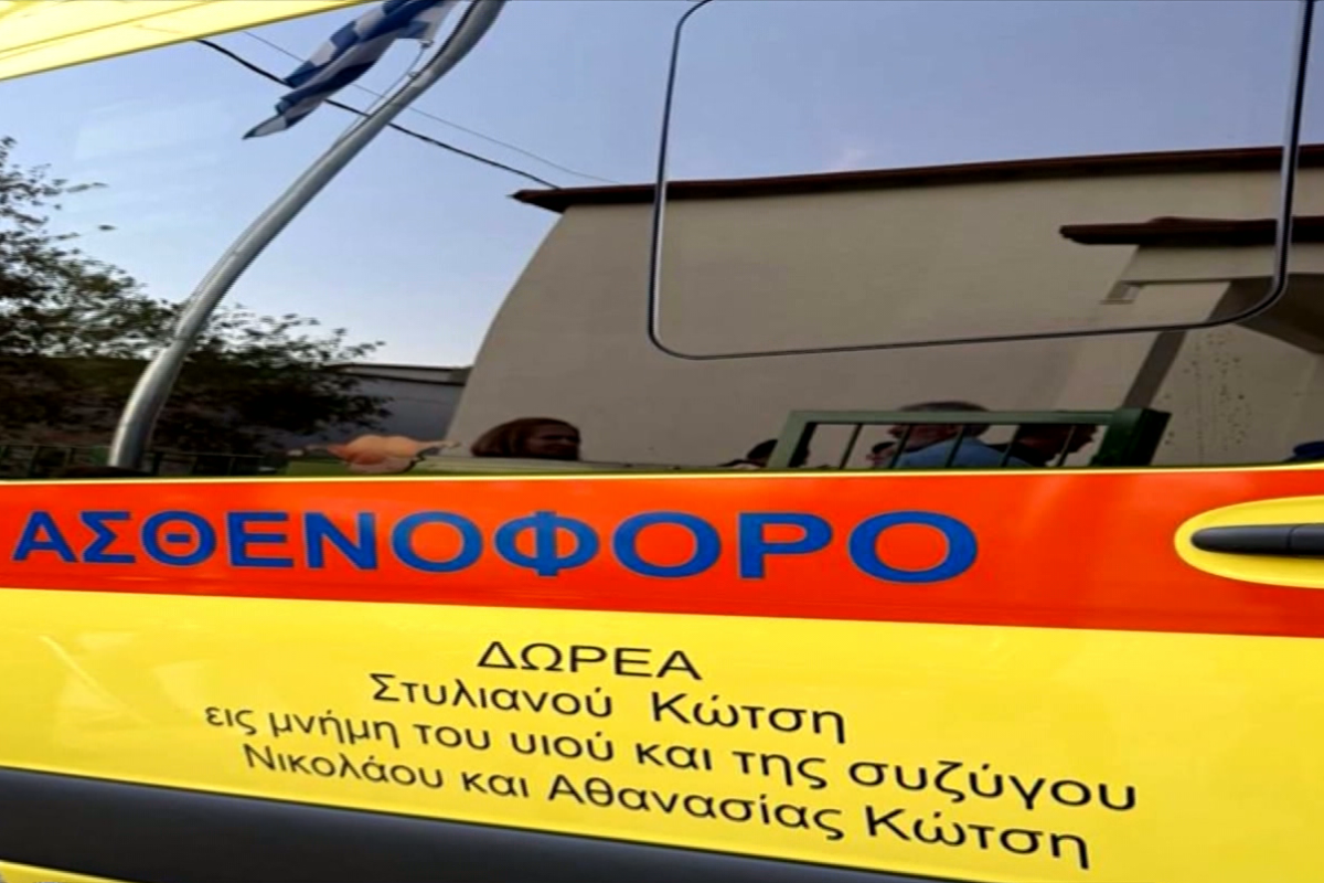 Δώρισε ασθενοφόρο στο ΕΚΑΒ Παραμυθιάς στη μνήμη της συζύγου και του γιου του