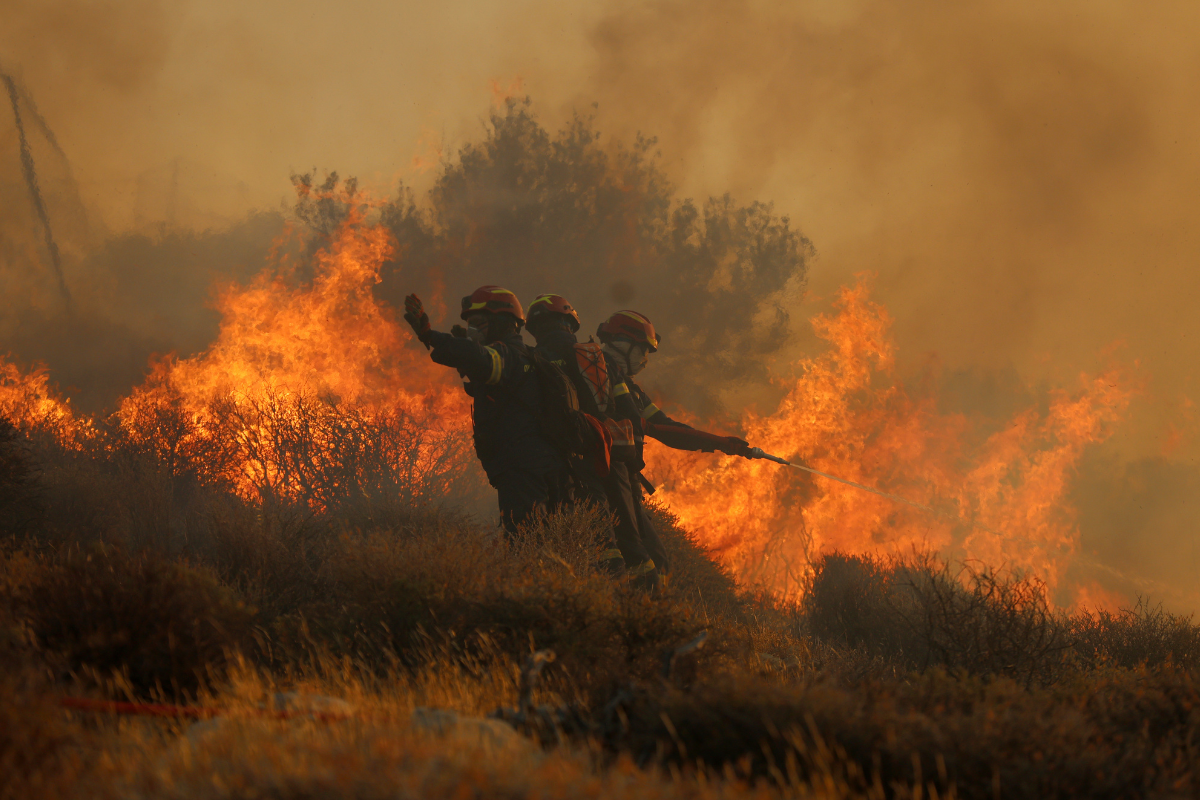 Μεγάλη πυρκαγιά στο Σουφλί – Πέρασε Ελλάδα από Βουλγαρία