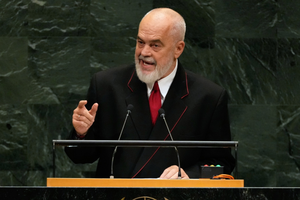 Έντι Ράμα: “Δεν θα παραιτηθώ”