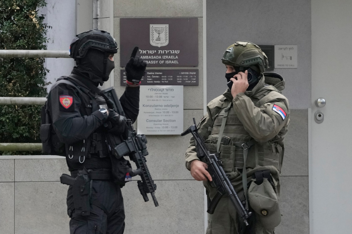 Βελιγράδι: Επίθεση με μαχαίρι έξω από την ισραηλινή πρεσβεία