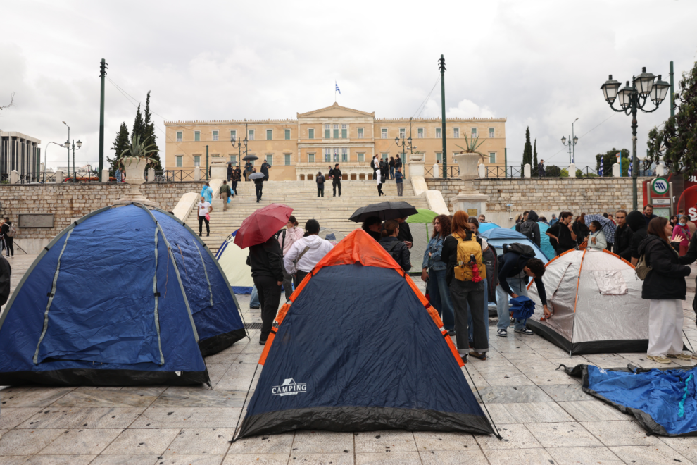 Φοιτητές στο Σύνταγμα με σκηνές για ενοίκια και κόστος σπουδών