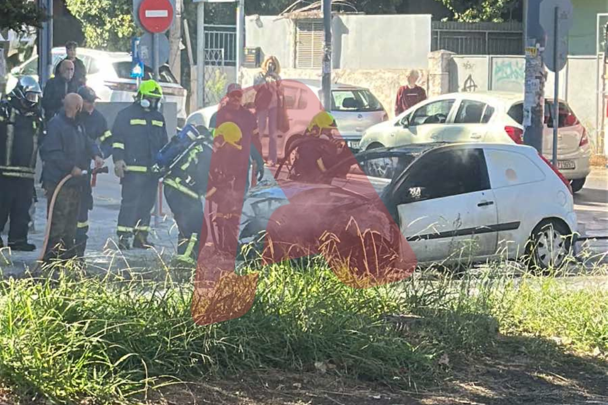 Στις φλόγες αυτοκίνητο στην Μεσογείων
