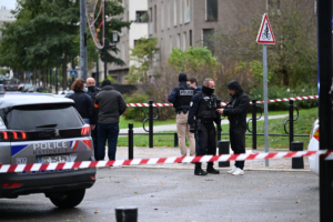 Παρίσι: Ένοπλος “γάζωσε” περαστικούς