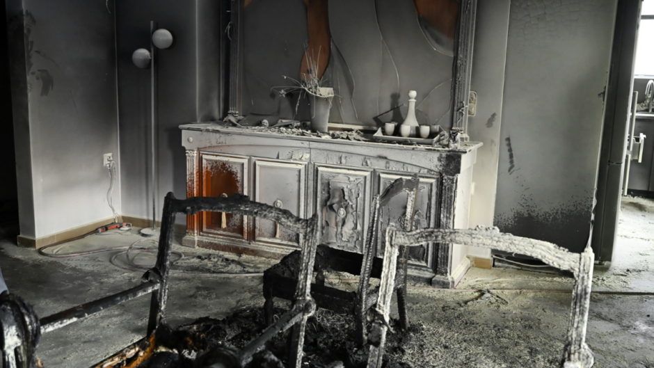 Σε διαθεσιμότητα ο υπαξιωματικός του Πολεμικού Ναυτικού που έβαλε φωτιά σε σπίτια και αυτοκίνητα πρώην συντρόφων του