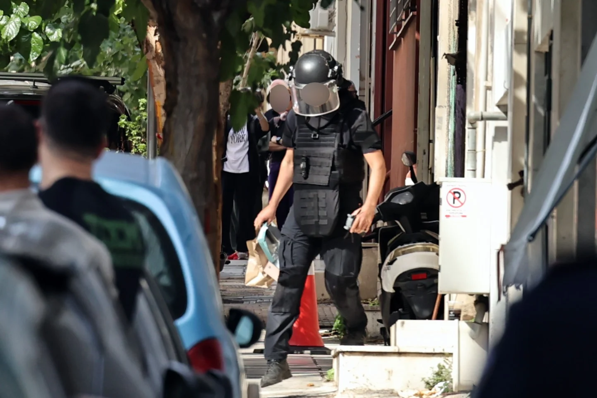 Συναγερμός για ύποπτο αντικείμενο στην οδό Σισίνη