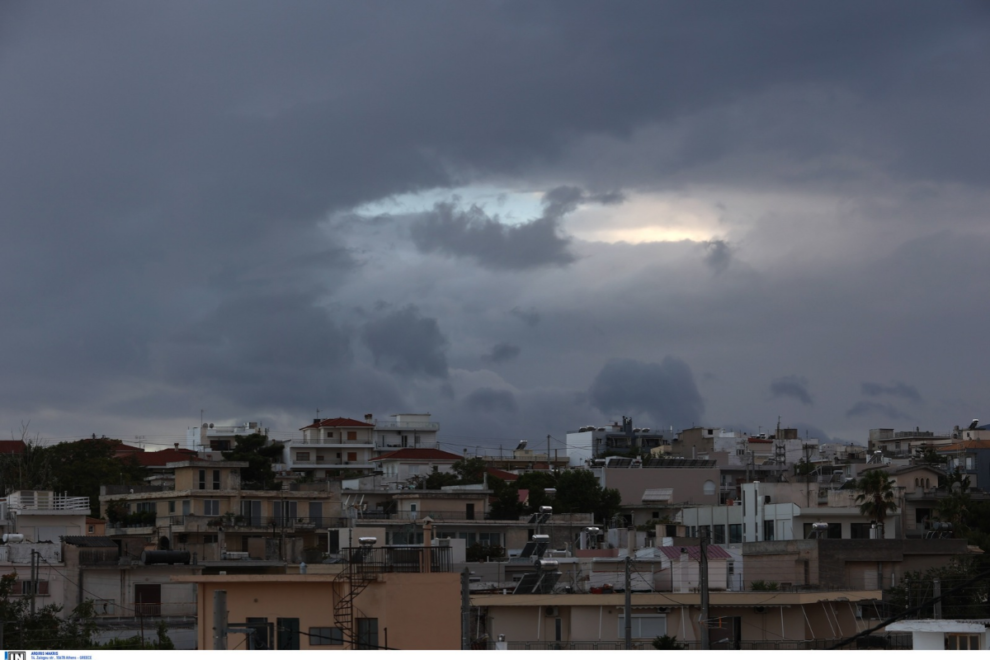 Καιρός: Επιδείνωση με βροχές και καταιγίδες
