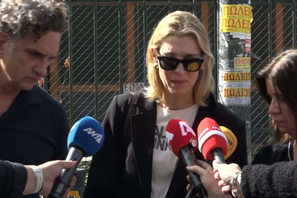 Γιώργος Κιμούλης: “Στα μαχαίρια” με Ζέτα Δούκα, Δώρα Χρυσικού και Νίκο Ψαρά