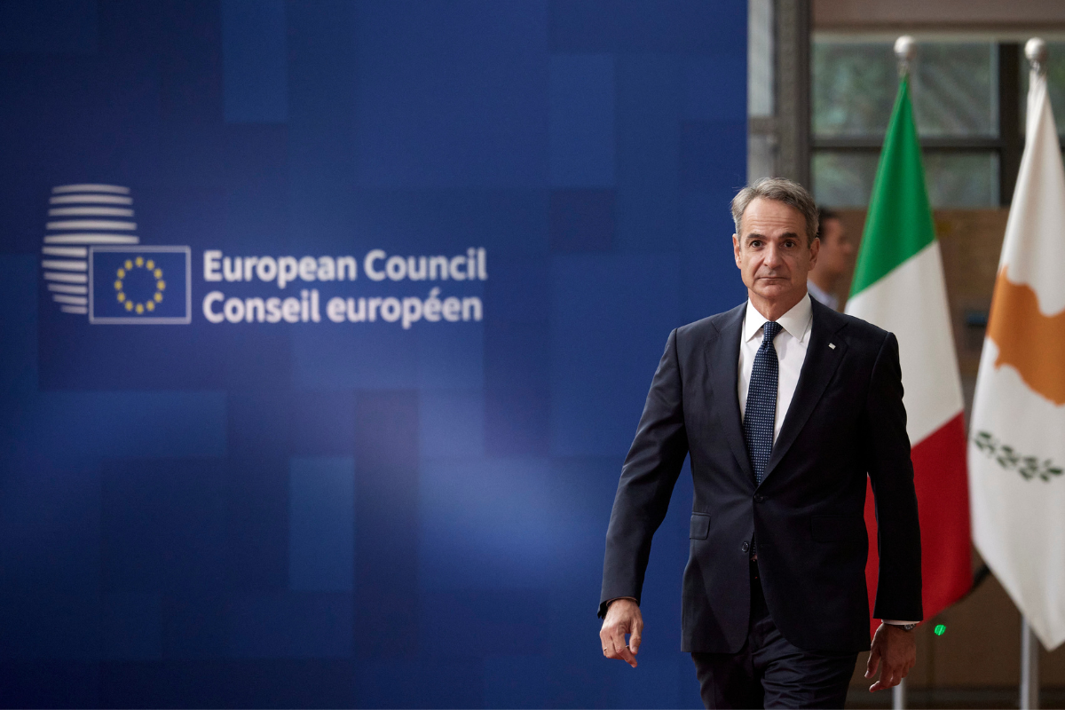 Επεισοδιακή Σύνοδος Κορυφής – Σε ρόλο θεατή την κρίση