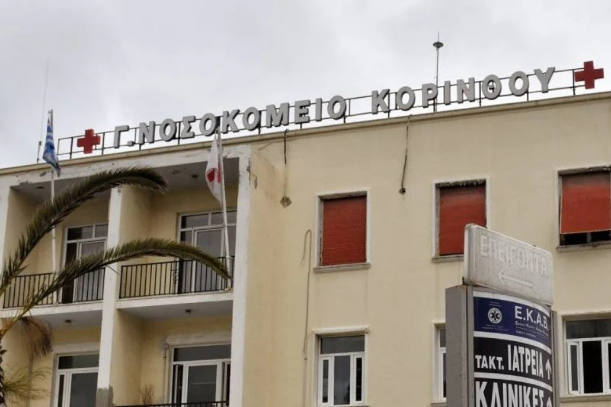 Κόρινθος: ΙΧ αναποδογύρισε μετά από πρόσκρουση στις μπάρες
