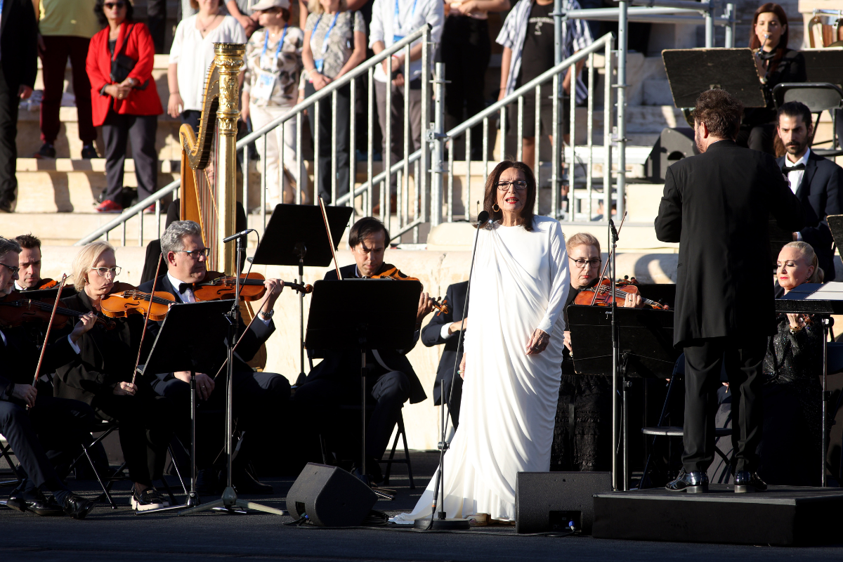 Η Νάνα Μούσχουρη τιμήθηκε με το βραβείο του Τάγματος της Αξίας της Ομοσπονδιακής Δημοκρατίας της Γερμανίας