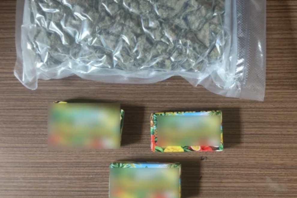 Κοκαΐνη και κάνναβη σε ταχυδρομικό δέμα στα Τρίκαλα