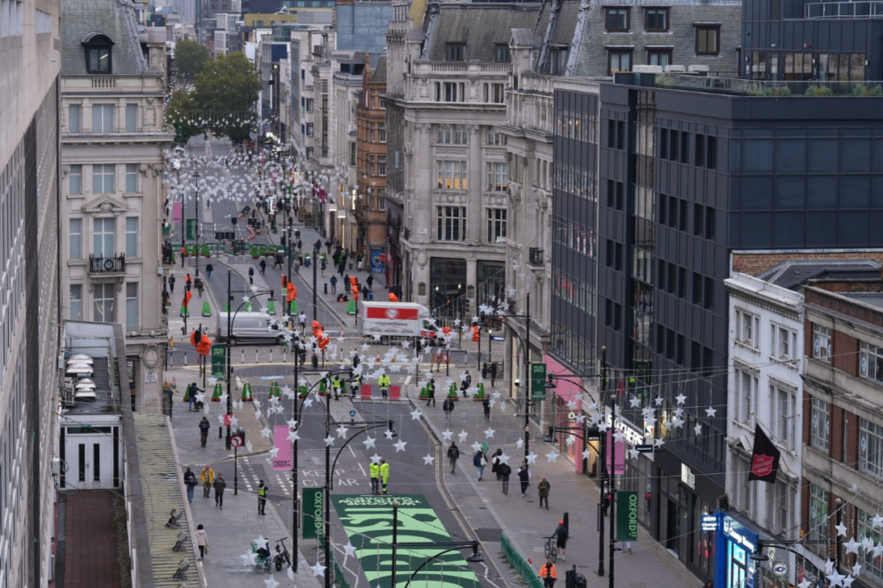 Νέα εποχή για την Oxford Street στο Λονδίνο- Έγινε πεζόδρομος