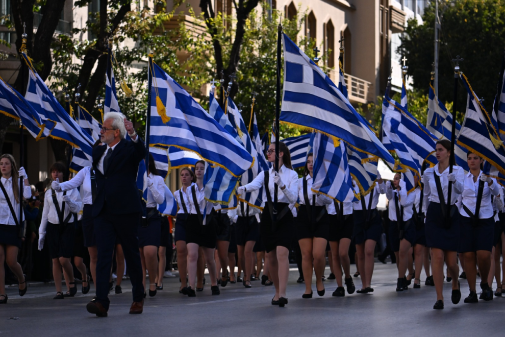 28η Οκτωβρίου: Παρελάσεις σε όλη τη χώρα με φόντο την κακοκαιρία