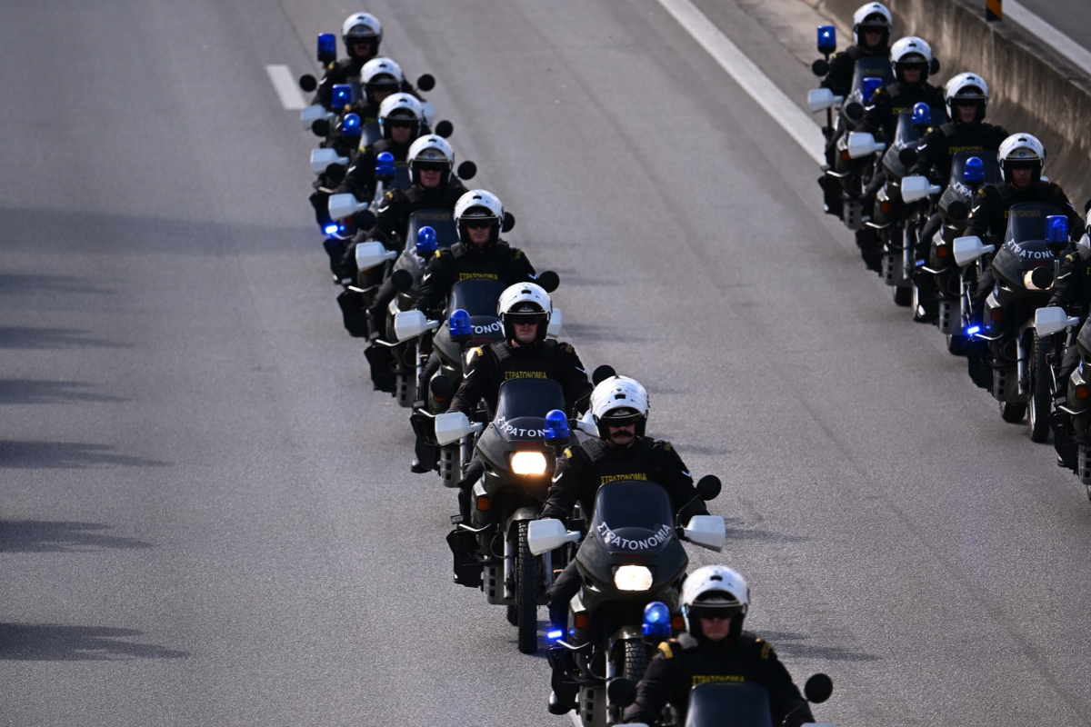 ΔΟΚΙΜΑΣΤΙΚΗ ΣΤΡΑΤΙΩΤΙΚΗ ΠΑΡΕΛΑΣΗ ΣΤΗ ΘΕΣΣΑΛΟΝΙΚΗ ΓΙΑ ΤΗΝ ΕΠΕΤΕΙΟ ΤΗΣ 28ης ΟΚΤΩΒΡΙΟΥ 1940