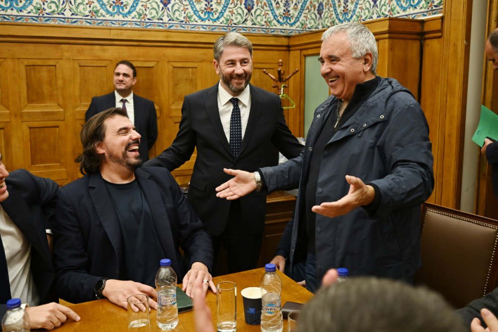 ΠΑΣΟΚ: Επίμονα και συγκεκριμένα