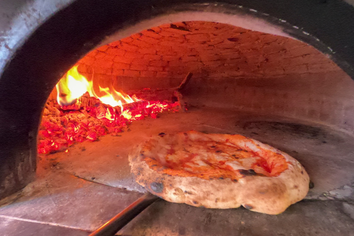 Αγωνιούν 2.500 εργαζόμενοι της αλυσίδας εστίασης