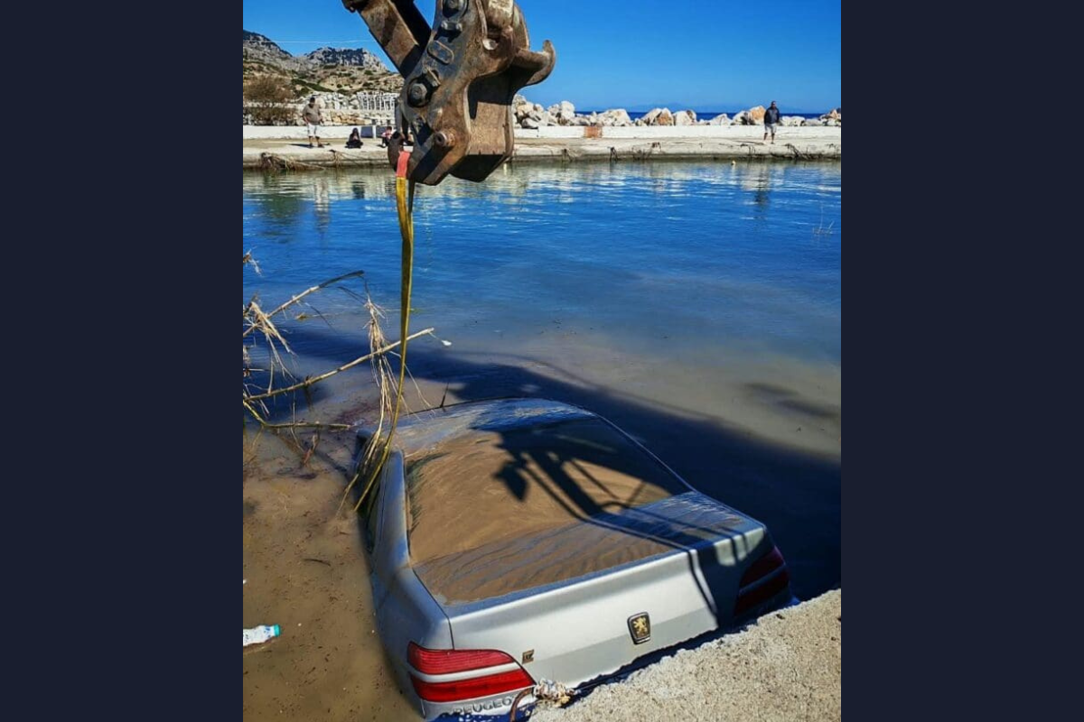 (Βίντεο) Ρόδος: Ανασύρθηκε και 2ο αυτοκίνητο του 62χρονου που πνίγηκε στα Στεγνά