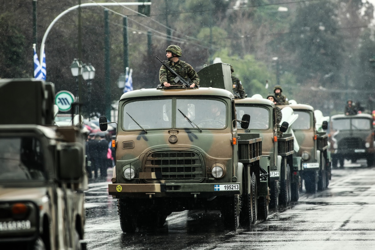 28η Οκτωβρίου με καταιγίδες – Πού ακυρώνονται οι παρελάσεις