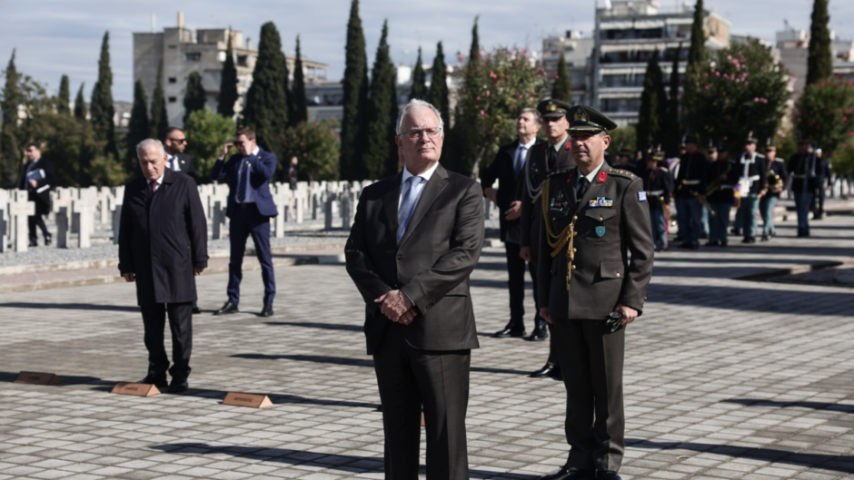 Κωνσταντίνος Τασούλας: Κατάθεση στεφάνου στα κοιμητήρια Ζέιτενλικ