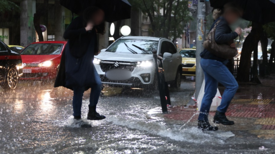 Καταιγίδες, βοριάδες και πτώση θερμοκρασίας