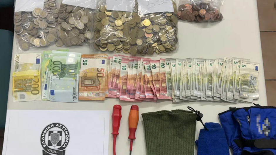 Σαντορίνη: Aλλοδαπός «άδειασε» 5 εκκλησίες στη Θηρασιά